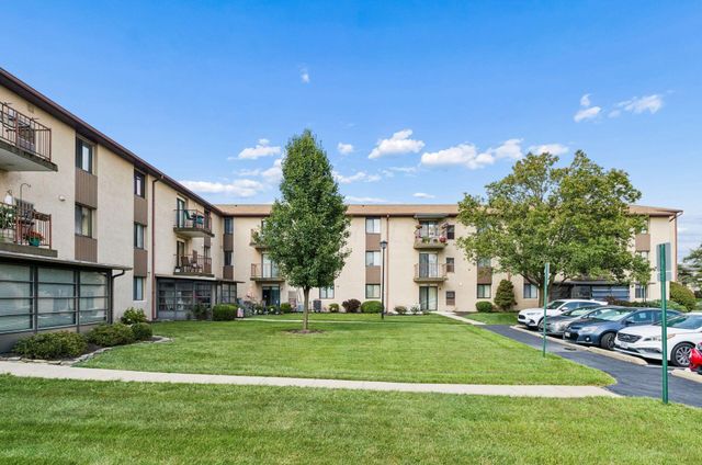 5885 Beechcroft Road, 302, Columbus, OH 43229