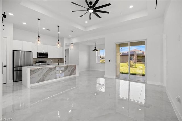 1129 Jacaranda PKWY E, Cape Coral, FL 33909