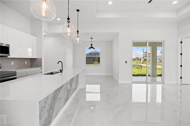 1129 Jacaranda PKWY E, Cape Coral, FL 33909