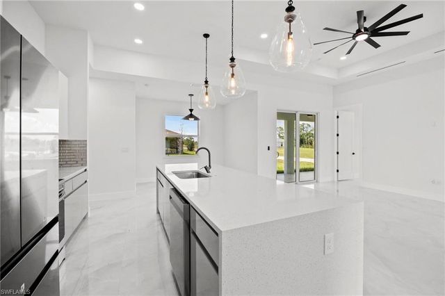1129 Jacaranda PKWY E, Cape Coral, FL 33909