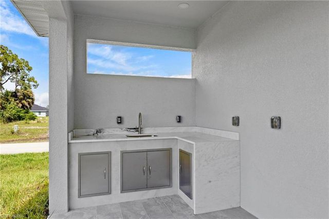 1129 Jacaranda PKWY E, Cape Coral, FL 33909