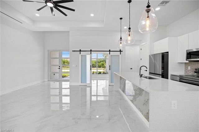 1129 Jacaranda PKWY E, Cape Coral, FL 33909