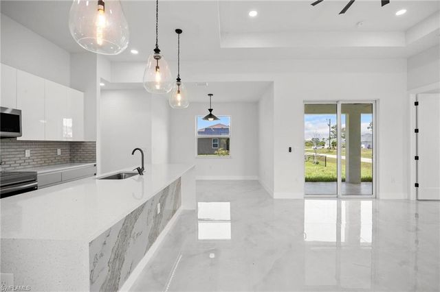 1129 Jacaranda PKWY E, Cape Coral, FL 33909