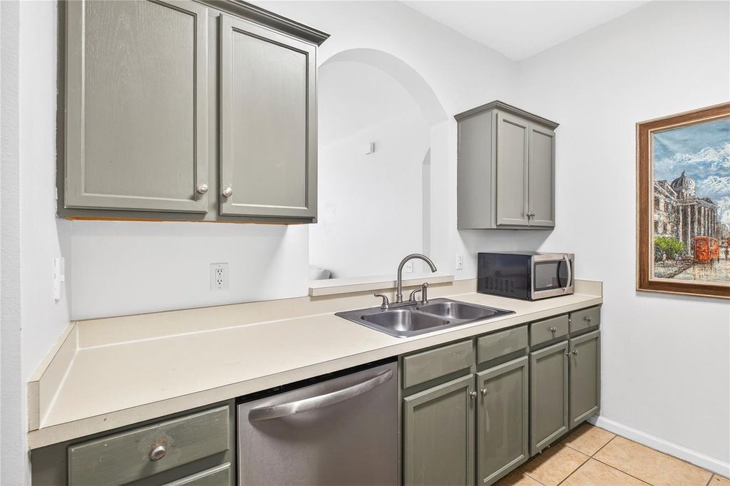 Image 11 of property listing at 6214 STEVENSON DRIVE 305, Orlando, FL 32835