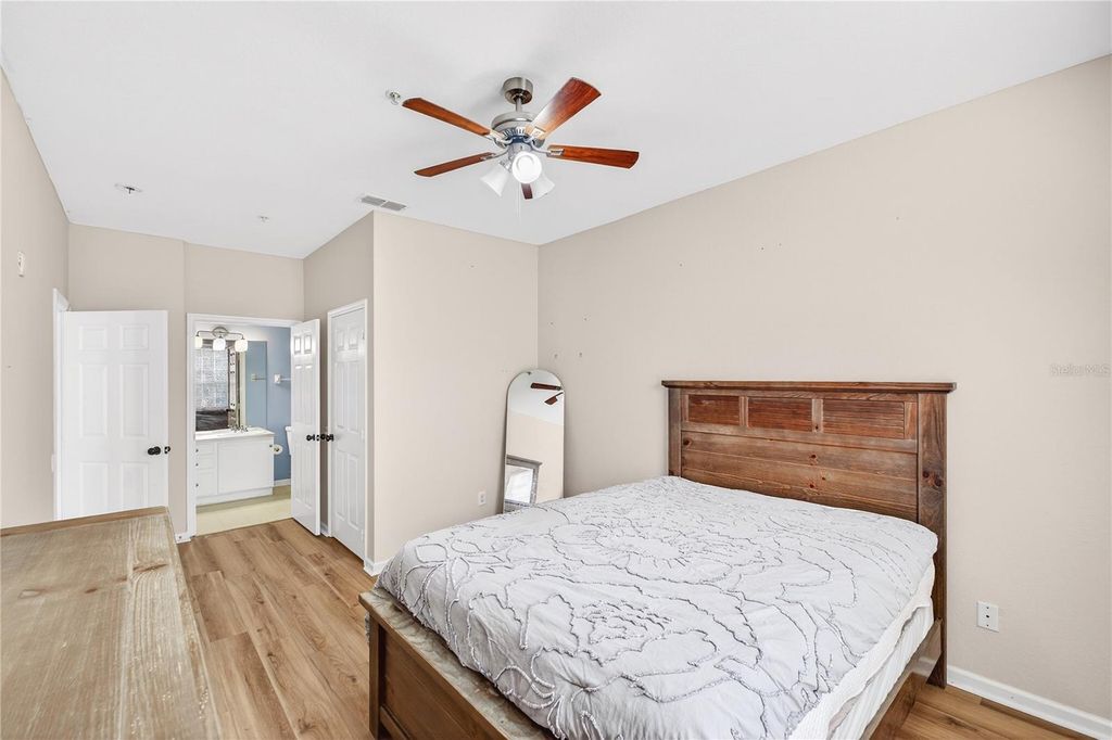 Image 16 of property listing at 6214 STEVENSON DRIVE 305, Orlando, FL 32835