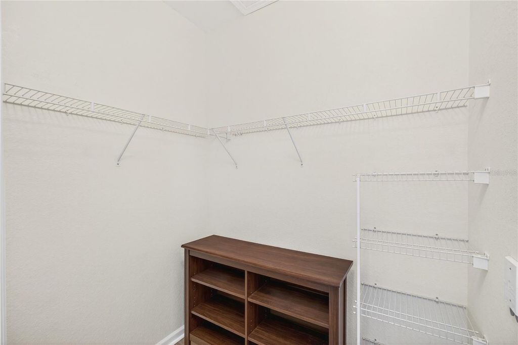 Image 18 of property listing at 6214 STEVENSON DRIVE 305, Orlando, FL 32835