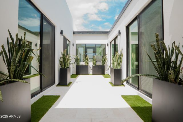 9027 S 19TH Street, Phoenix, AZ 85042