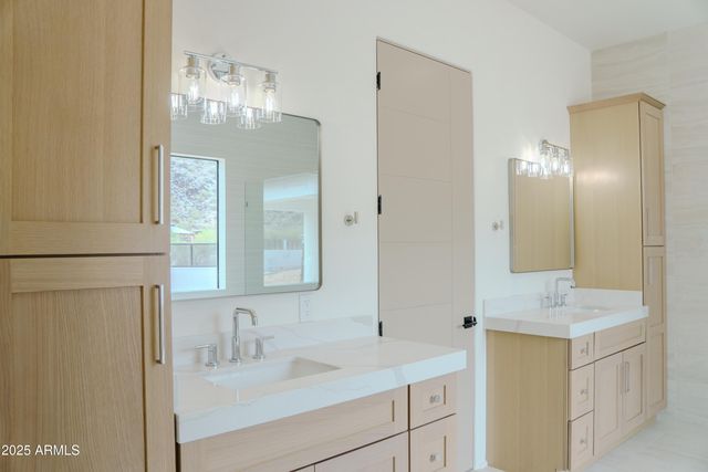 9027 S 19TH Street, Phoenix, AZ 85042