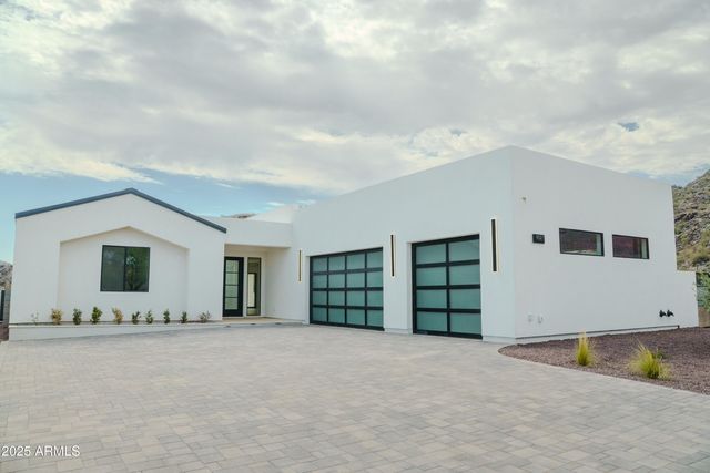 9027 S 19TH Street, Phoenix, AZ 85042