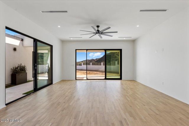 9027 S 19TH Street, Phoenix, AZ 85042