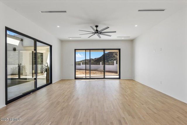 9027 S 19TH Street, Phoenix, AZ 85042