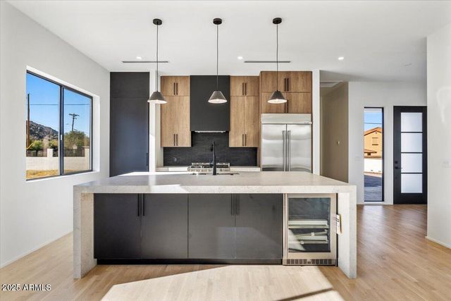 9027 S 19TH Street, Phoenix, AZ 85042