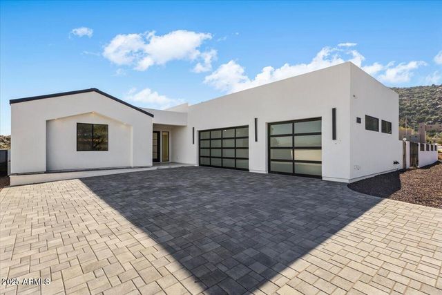 9027 S 19TH Street, Phoenix, AZ 85042