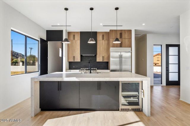 9027 S 19TH Street, Phoenix, AZ 85042