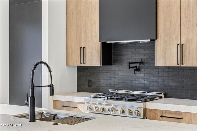 9027 S 19TH Street, Phoenix, AZ 85042