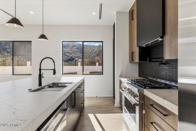 9027 S 19TH Street, Phoenix, AZ 85042