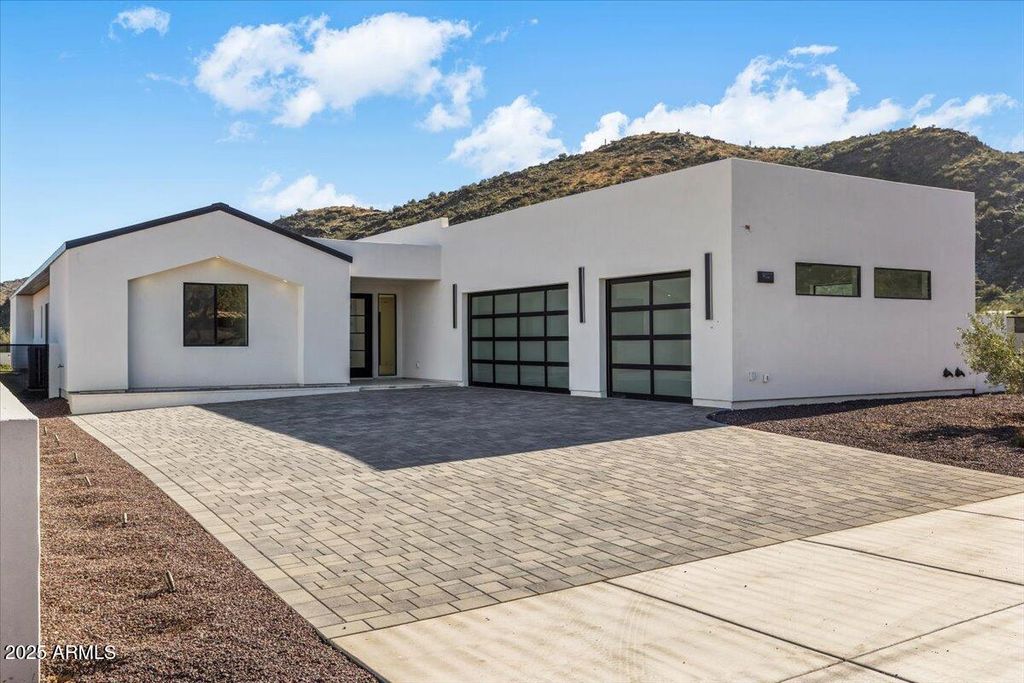 9027 S 19TH Street, Phoenix, AZ 85042