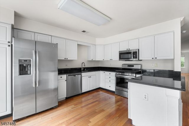 353 Cynthia Ln, Bridgewater Twp., NJ 08807