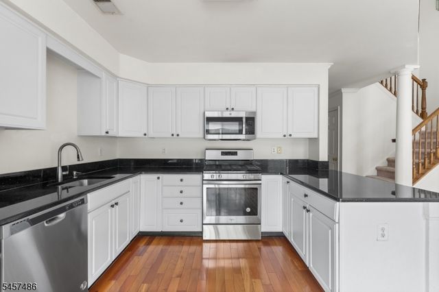 353 Cynthia Ln, Bridgewater Twp., NJ 08807