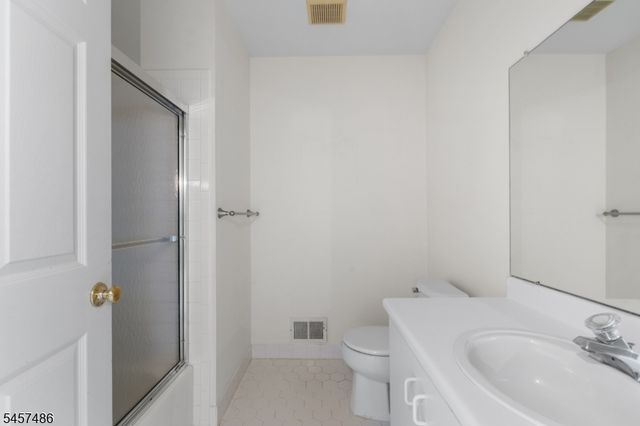 353 Cynthia Ln, Bridgewater Twp., NJ 08807