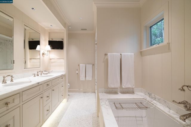 3937 Happy Valley Rd., Lafayette, CA 94549