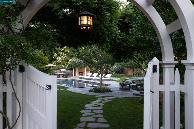 3937 Happy Valley Rd., Lafayette, CA 94549