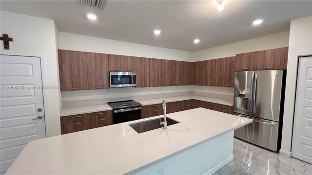 4738 NW 83rd Path 4738, Doral, FL 33166