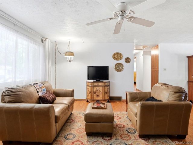 1433 Spencer St, Longmont, CO 80501
