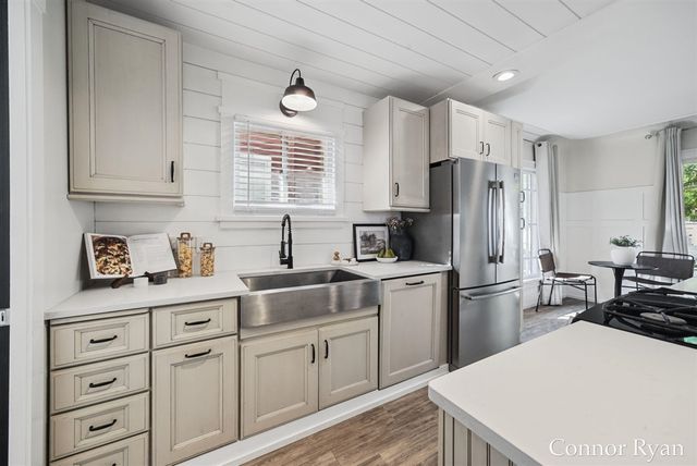 1362 Columbia Avenue, Grand Rapids, MI 49505