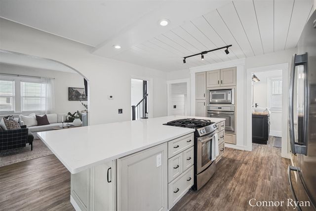 1362 Columbia Avenue, Grand Rapids, MI 49505
