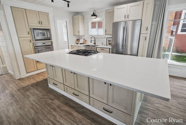 1362 Columbia Avenue, Grand Rapids, MI 49505