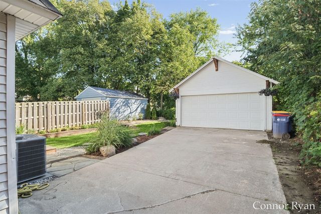 1362 Columbia Avenue, Grand Rapids, MI 49505