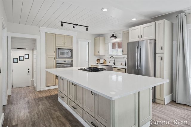 1362 Columbia Avenue, Grand Rapids, MI 49505