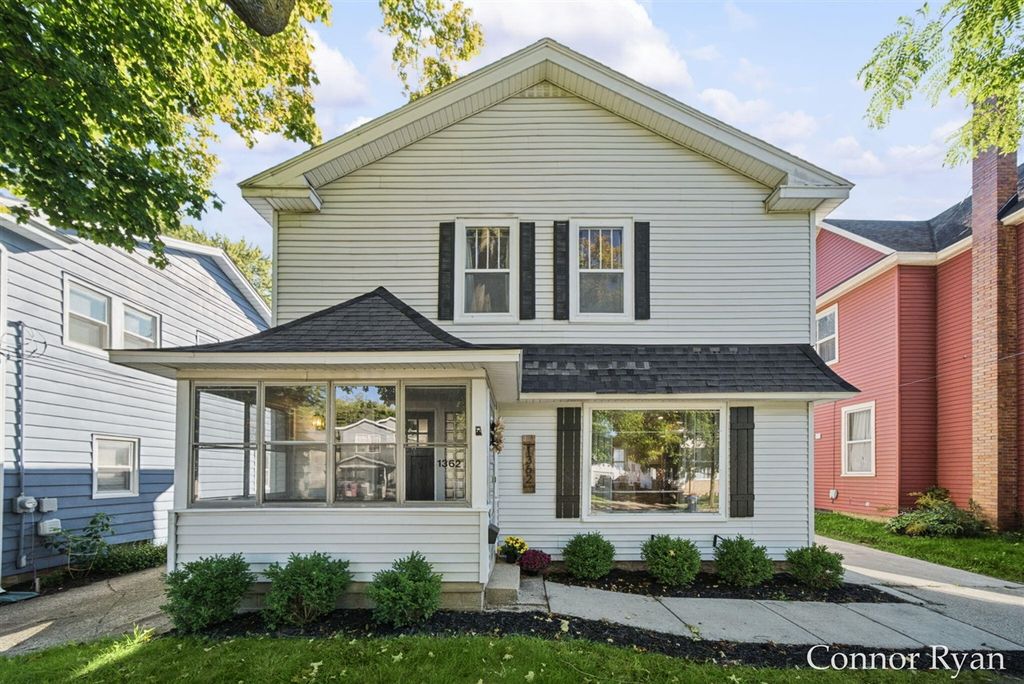 1362 Columbia Avenue, Grand Rapids, MI 49505