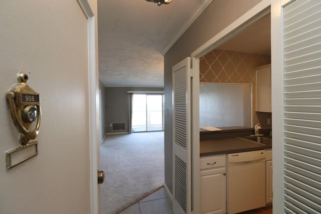 2121 Nicholasville Road 906, Lexington, KY 40503