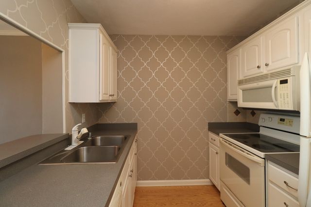 2121 Nicholasville Road 906, Lexington, KY 40503