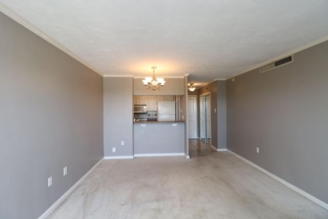 2121 Nicholasville Road 906, Lexington, KY 40503