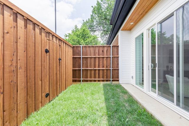 913 Muncie Avenue, Dallas, TX 75212