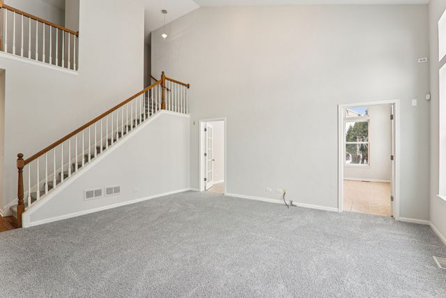 148 Rosewood Drive, Streamwood, IL 60107