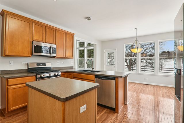 148 Rosewood Drive, Streamwood, IL 60107