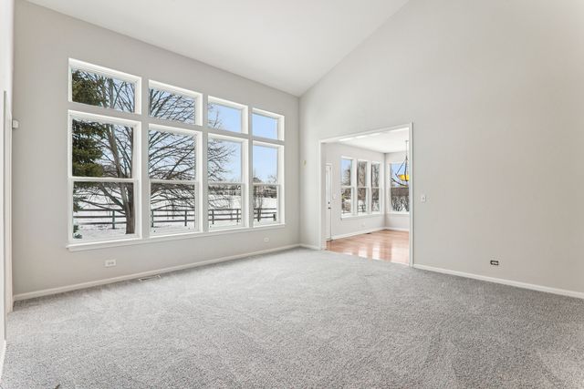 148 Rosewood Drive, Streamwood, IL 60107