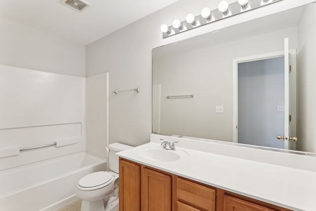 148 Rosewood Drive, Streamwood, IL 60107