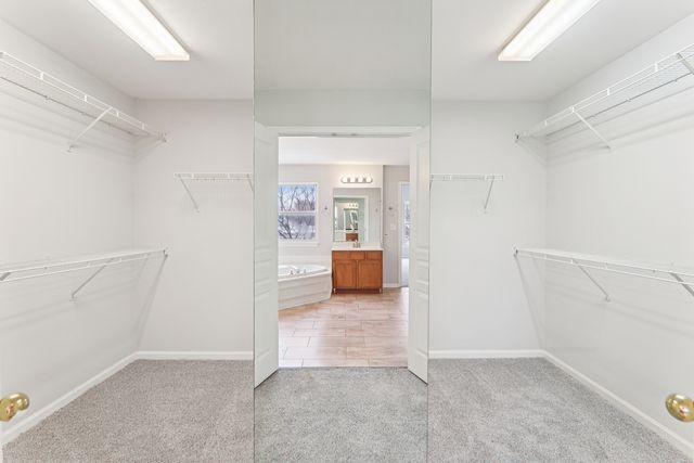 148 Rosewood Drive, Streamwood, IL 60107