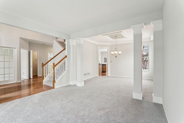 148 Rosewood Drive, Streamwood, IL 60107