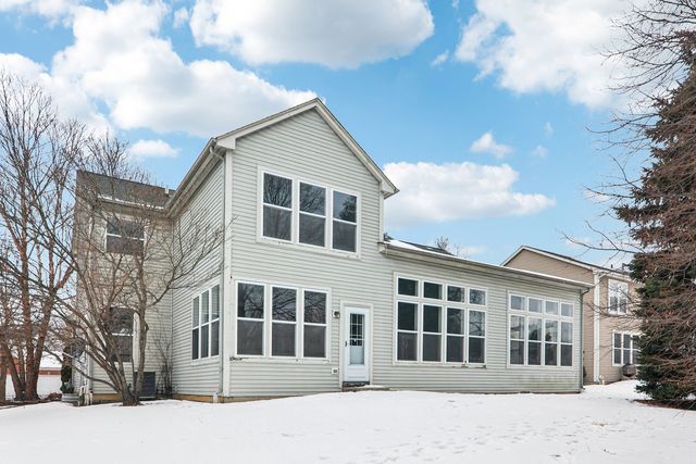 148 Rosewood Drive, Streamwood, IL 60107