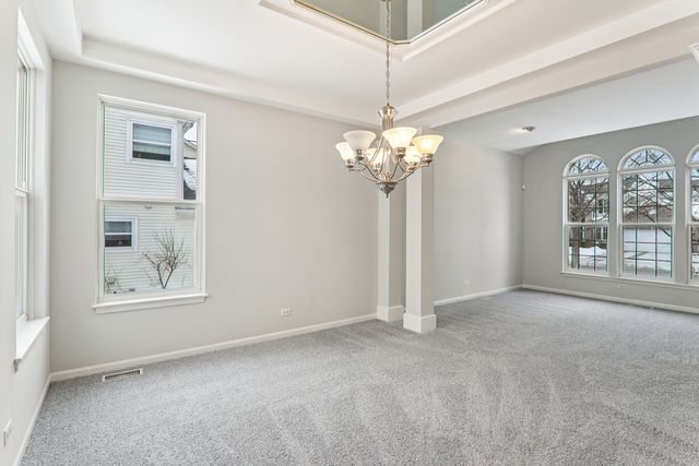 148 Rosewood Drive, Streamwood, IL 60107