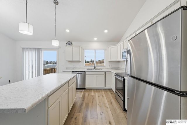 14907 Leeman Circle, Bennington, NE 68007