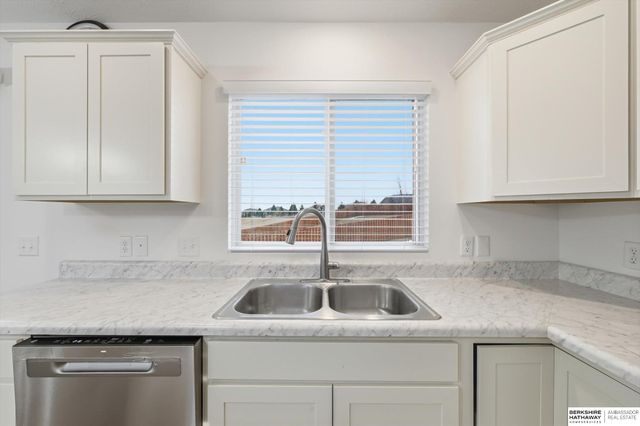 14907 Leeman Circle, Bennington, NE 68007