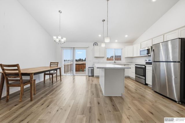 14907 Leeman Circle, Bennington, NE 68007