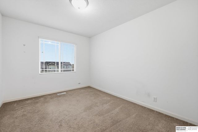 14907 Leeman Circle, Bennington, NE 68007